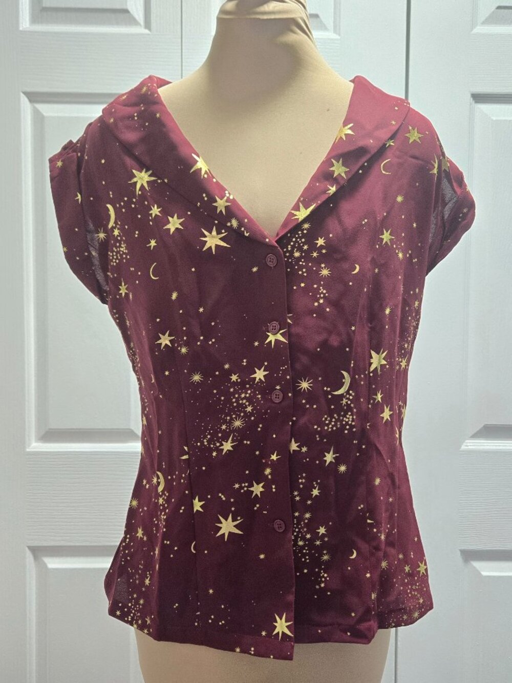 NWT Unique Vintage Burgundy and Gold Star Twill Sleeveless Blouse Medium